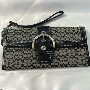 Coach Signature C Canvas SOHO buckle flap wallet black and gray Jacquard